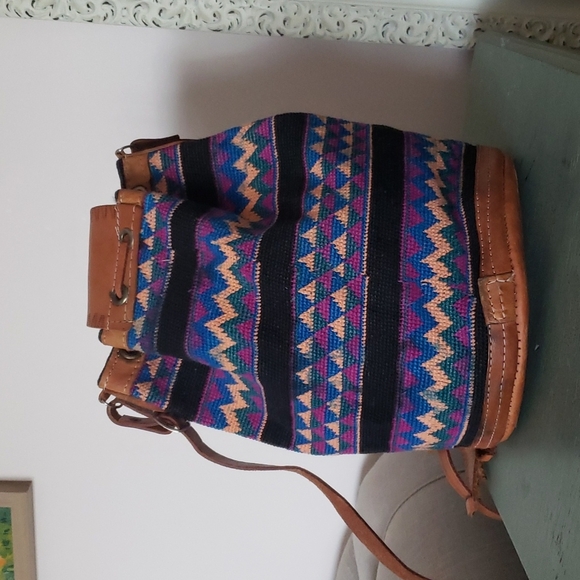 Vintage Tooled Leather Woven Tapestry Bucket Drawstring Crossbody Bag - Picture 4 of 8